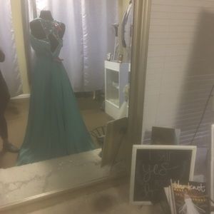 Tiffany Designs Dresses - Green Chiffon Formal Tiffany Designs Dresses - Green Chiffon Formal
